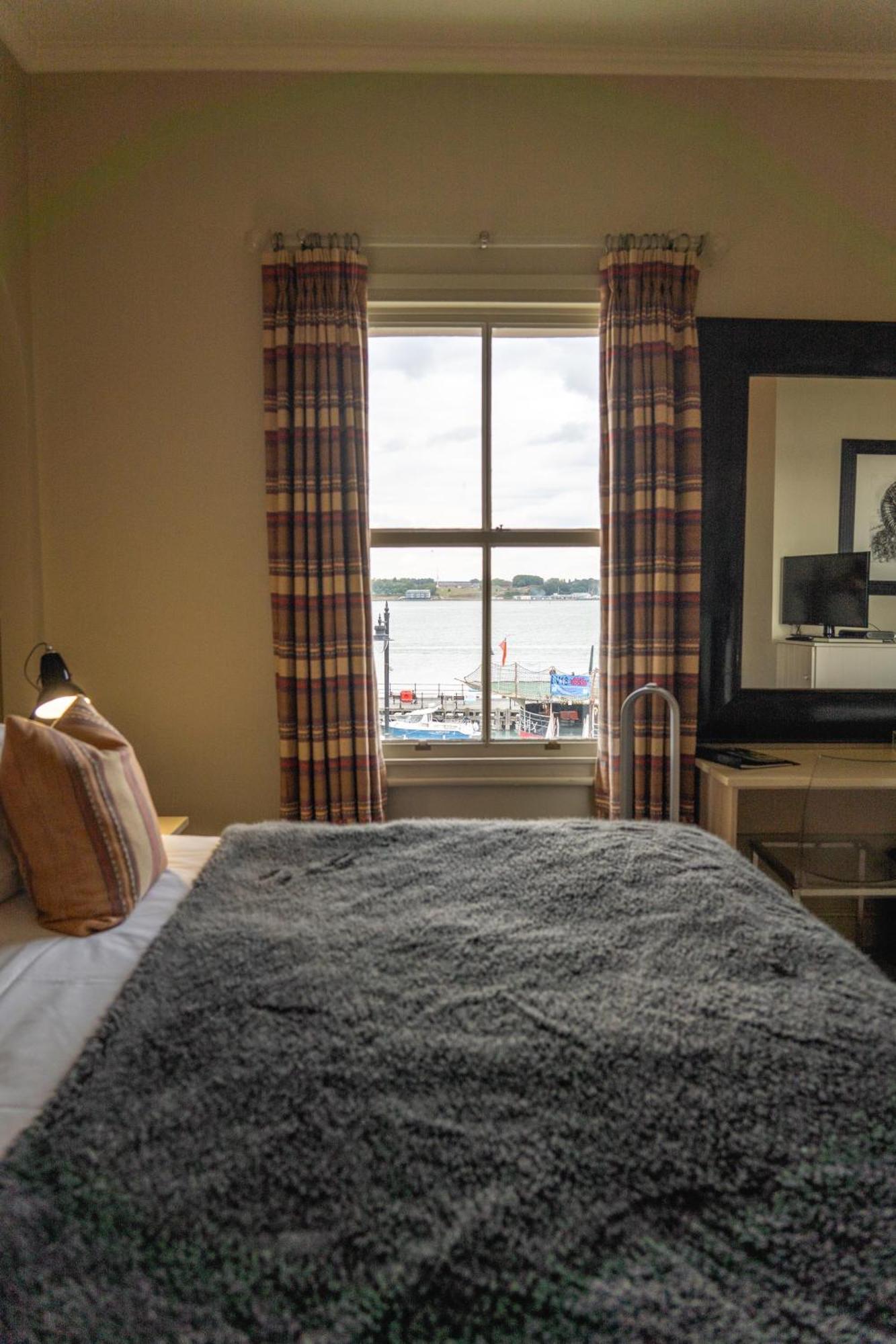 The Pier Hotel Harwich Extérieur photo