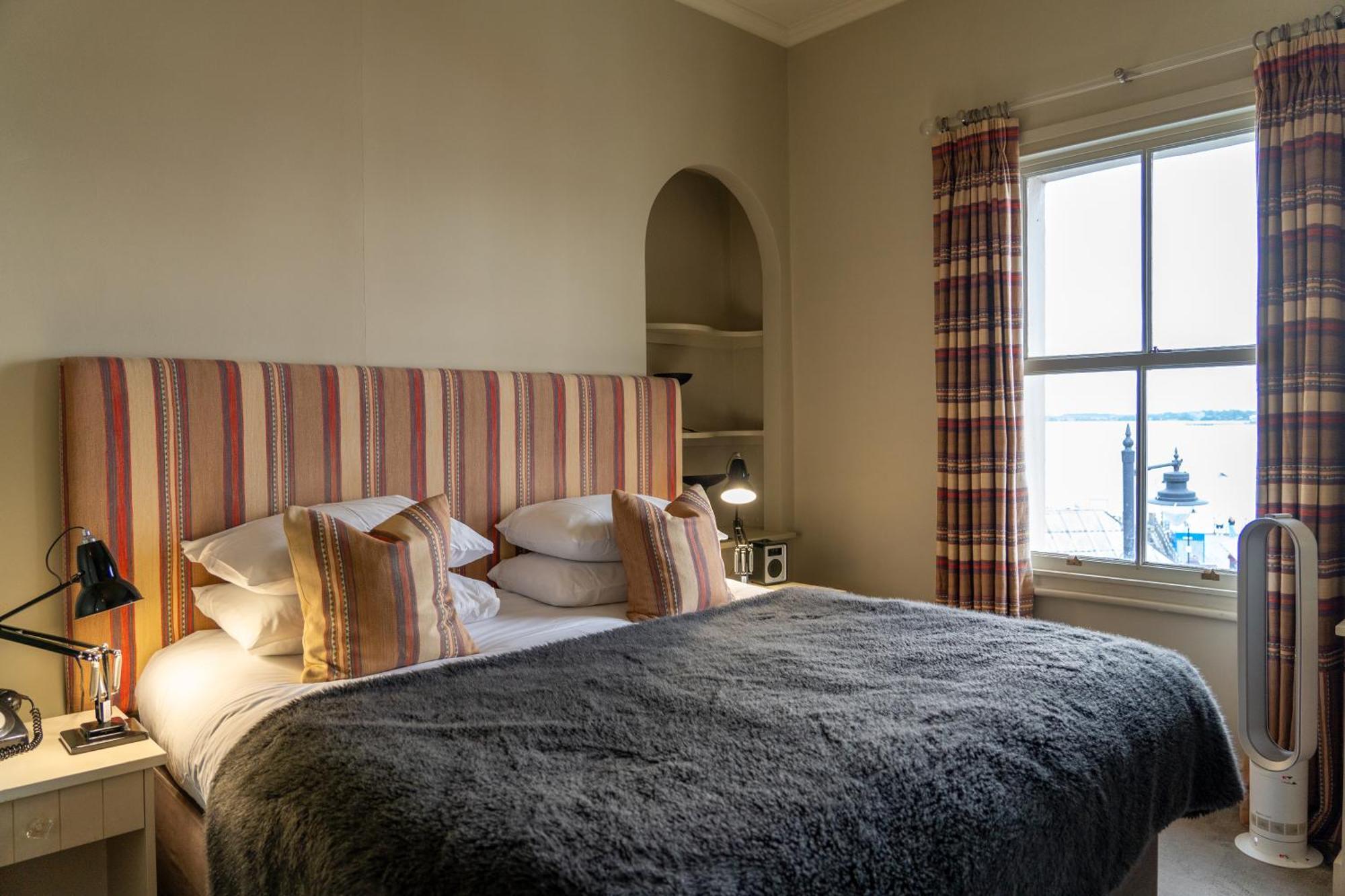 The Pier Hotel Harwich Extérieur photo