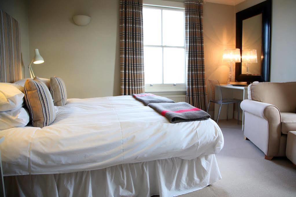 The Pier Hotel Harwich Extérieur photo
