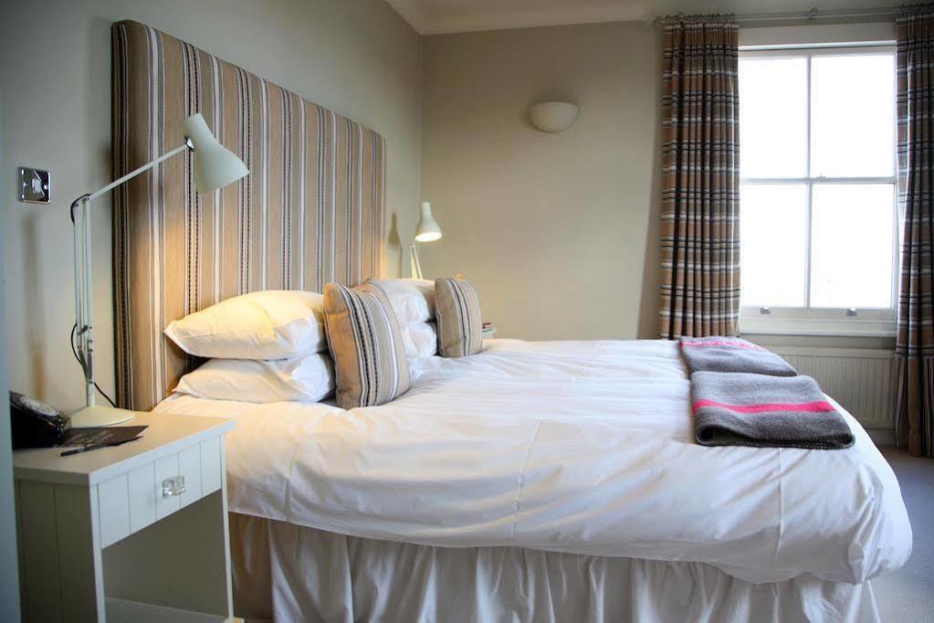 The Pier Hotel Harwich Extérieur photo